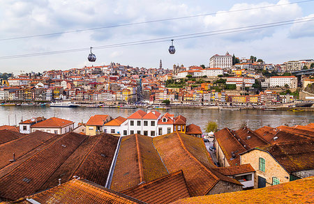 portwein - Port wine cellars at Douro River and Teleférico de Gaia, Porto, Portugal Stockbilder - Premium RF Lizenzfrei, Bildnummer: 649-09269396