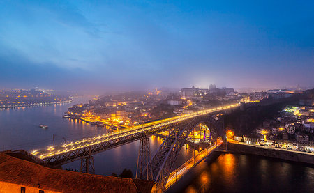 Ponte Dom Luís I spanning Douro River, Porto, Portugal Stock Photo - Premium Royalty-Free, Code: 649-09269403