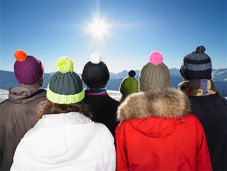 skier standing on mountain - Groupe admiratifs mountain view Photographie de stock - Premium Libres de Droits, Code: 649-02054970