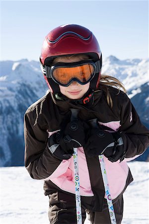 simsearch:6122-07703940,k - Portrait of young girl in ski kit Foto de stock - Royalty Free Premium, Número: 649-02053491