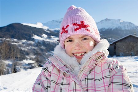Portrait of young girl in the snow Foto de stock - Sin royalties Premium, Código: 649-02053522