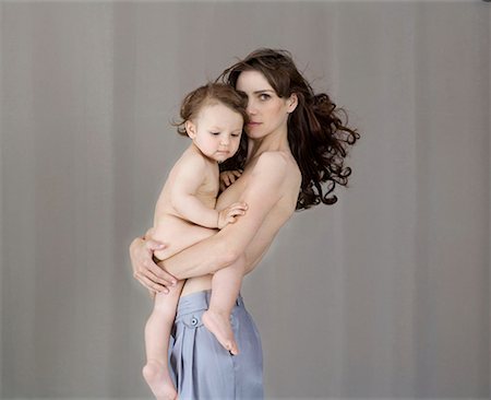 simsearch:649-03666385,k - Mother and baby portrait Foto de stock - Sin royalties Premium, Código: 649-02198808