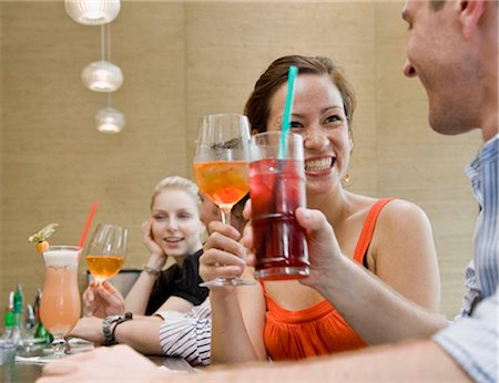 frankfurt (main) central station - Friends drinking together Stock Photo - Premium Royalty-Free, Code: 649-02665758