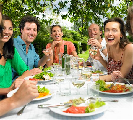 recevoir (diner) - Déjeuner dans le jardin Photographie de stock - Premium Libres de Droits, Code: 649-02731637
