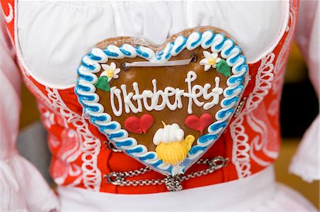 Gingerbread Heart Oktoberfest Stock Photo - Premium Royalty-Free, Code: 649-03008649