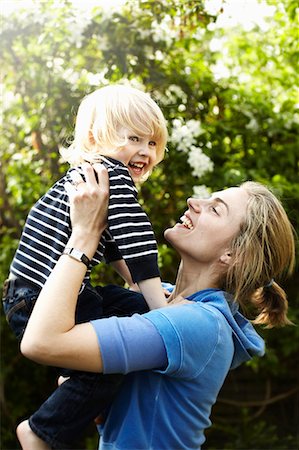 preschooler - Jeune garçon avec la mère Photographie de stock - Premium Libres de Droits, Code: 649-03154192