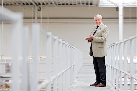 profile of older man - man in charge in storage Stock Photo - Premium Royalty-Free, Code: 649-03294343