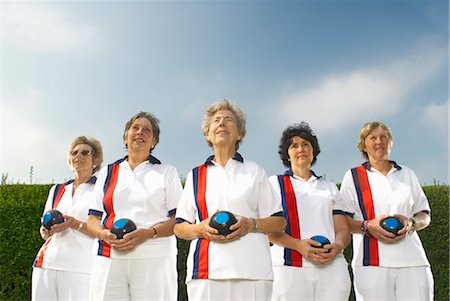 senior lady bowling photos - female bowls players Stock Photo - Premium Royalty-Free, Code: 649-03297538