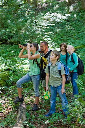 teacher and pupils at the wood Foto de stock - Sin royalties Premium, Código: 649-03291847