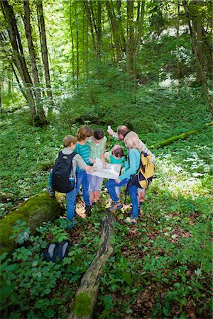 teacher and pupils at the wood Foto de stock - Sin royalties Premium, Código: 649-03291854