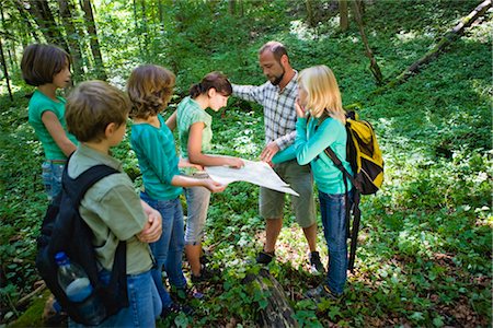 simsearch:6102-06336648,k - teacher and pupils at the wood Foto de stock - Sin royalties Premium, Código: 649-03291853