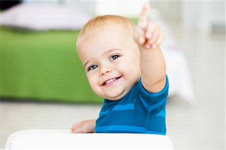 baby pointing with his finger Stock Photo - Premium Royalty-Free, Code: 649-03362698