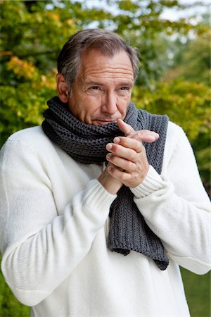 Middle aged man freezing Foto de stock - Sin royalties Premium, Código: 649-03363282