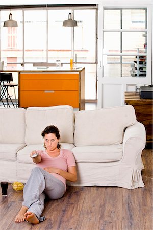eating and tv - Woman at home Stock Photo - Premium Royalty-Free, Code: 649-03418052