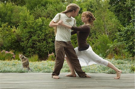 Man and woman dancing outdoors Foto de stock - Sin royalties Premium, Código: 649-03465700