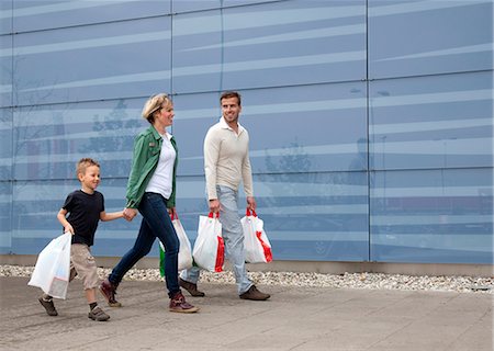 family at grocery - Family shopping Stock Photo - Premium Royalty-Free, Code: 649-03511135