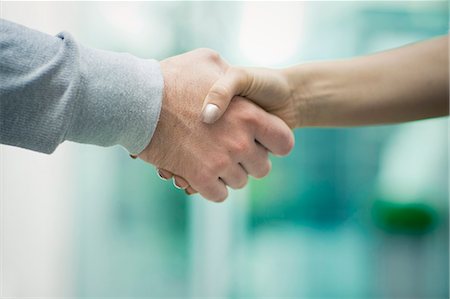 Businesspeople shaking hands Foto de stock - Sin royalties Premium, Código: 649-03567070