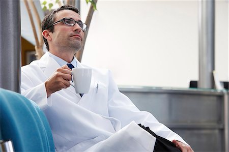 food hospital - Doctor in waiting area Stock Photo - Premium Royalty-Free, Code: 649-03621605