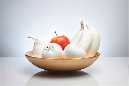 standout - bol de fruits blancs avec apple Photographie de stock - Premium Libres de Droits, Code: 649-03666764