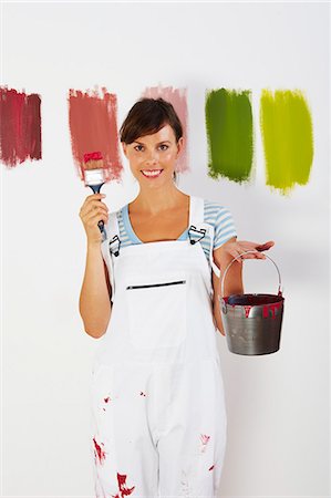 simsearch:6113-06753257,k - Woman holding paint brush and bucket Foto de stock - Sin royalties Premium, Código: 649-03667445