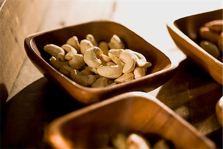 raw cashews - Noix de cajou Photographie de stock - Premium Libres de Droits, Code: 649-03774632