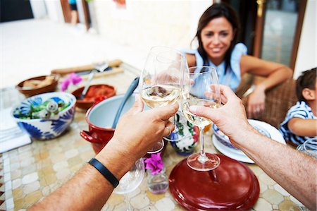 senior lunch patio - Family having lunch Stock Photo - Premium Royalty-Free, Code: 649-03772494