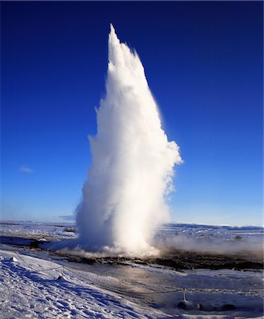 exploding - An eruption of geyser Stock Photo - Premium Royalty-Free, Code: 649-03773413