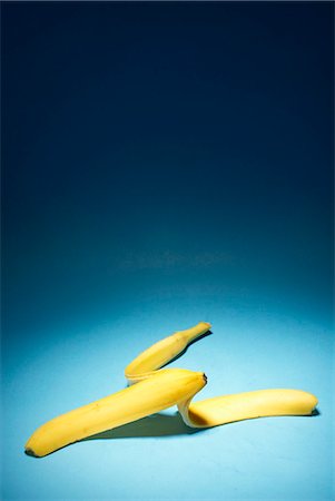 Bananenschale auf dem Boden Stockbilder - Premium RF Lizenzfrei, Bildnummer: 649-03797312