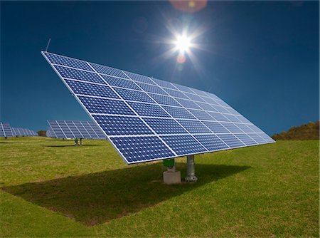 Solar panels in field Stock Photo - Premium Royalty-Free, Code: 649-03857800