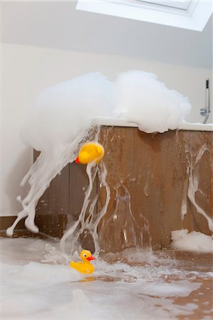 spilling water - Bath tub overflowing Stock Photo - Premium Royalty-Free, Code: 649-03857826