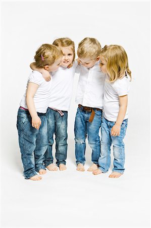 simsearch:649-09002490,k - Four toddlers hugging Foto de stock - Sin royalties Premium, Código: 649-03857895