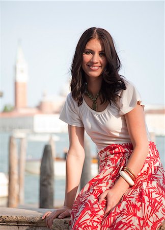 san giorgio maggiore - Italy, Venice, Portrait of young woman by lagoon Fotografie stock - Premium Royalty-Free, Codice: 640-06050313