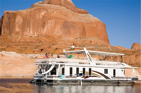 people on a houseboat on lake powell Foto de stock - Sin royalties Premium, Código: 640-06051773