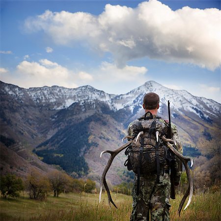 homme chasse dans le désert Photographie de stock - Premium Libres de Droits, Code: 640-06052108