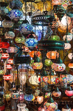 souvenires recuerdos - Turkey, Grand Baazar, Close up of colorful lamps Foto de stock - Sin royalties Premium, Código: 640-06963076