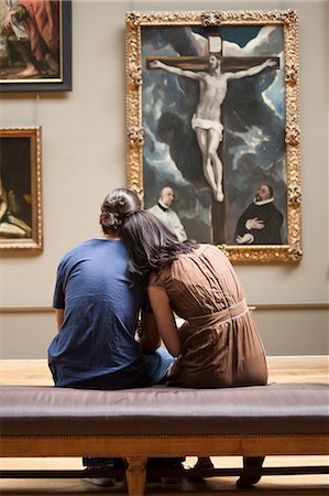 people full length gallery - France, Paris, Young couple watching paintings in Louvre Museum Stock Photo - Premium Royalty-Free, Code: 640-06963096