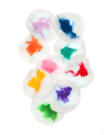 Cotton pads stained with colorful paint on white background Photographie de stock - Premium Libres de Droits, Code: 640-06963515