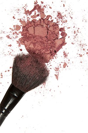 Blush with make-up brush Photographie de stock - Premium Libres de Droits, Code: 640-06963524