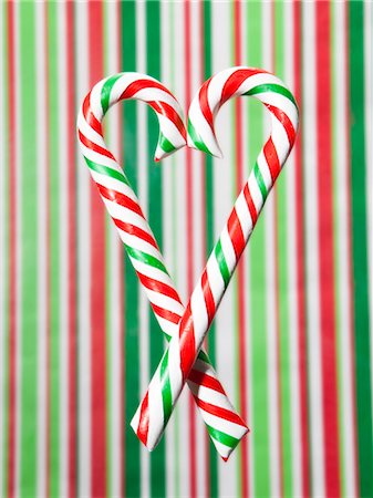 simsearch:640-02773714,k - Studio shot of candy canes Fotografie stock - Premium Royalty-Free, Codice: 640-06963687