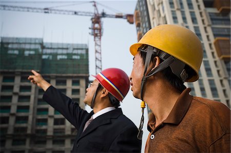 simsearch:640-01645400,k - Construction foreman and worker outdoors Stock Photo - Premium Royalty-Free, Code: 640-08089091