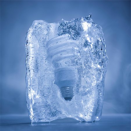 simsearch:640-08089640,k - light bulb frozen in a block of ice Foto de stock - Sin royalties Premium, Código: 640-08089227