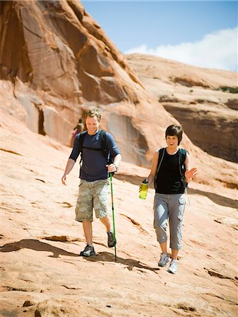 simsearch:640-02947567,k - hikers in the desert Photographie de stock - Premium Libres de Droits, Code: 640-08089315