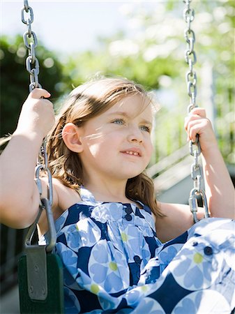 simsearch:640-08089709,k - little girl in a blue dress Photographie de stock - Premium Libres de Droits, Code: 640-08089617