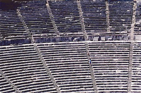 simsearch:632-05991758,k - High angle view of empty stadium seats Fotografie stock - Premium Royalty-Free, Codice: 640-01349723