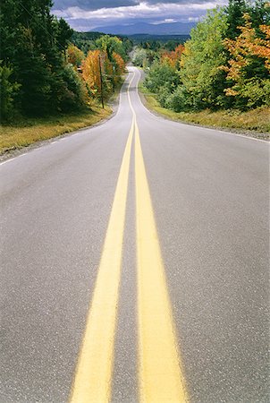 High angle view of a road Stock Photo - Premium Royalty-Free, Code: 640-01349940