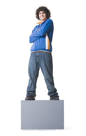 simsearch:640-01354438,k - Portrait d'un adolescent, debout sur un panneau vide Photographie de stock - Premium Libres de Droits, Code: 640-01354235
