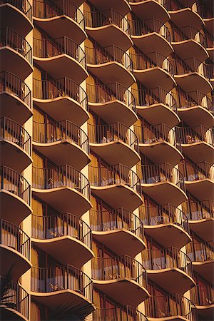 simsearch:614-06624692,k - Low angle view of balconies of a building Foto de stock - Sin royalties Premium, Código: 640-01354802