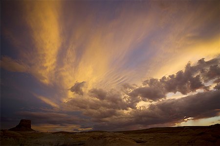 Panoramic view of the sky at dusk in a canyon Fotografie stock - Premium Royalty-Free, Codice: 640-01350846