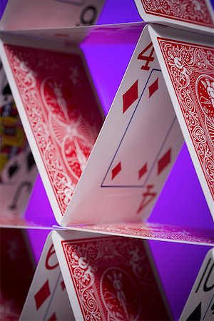 Close-up of a house of cards Foto de stock - Royalty Free Premium, Número: 640-01352732