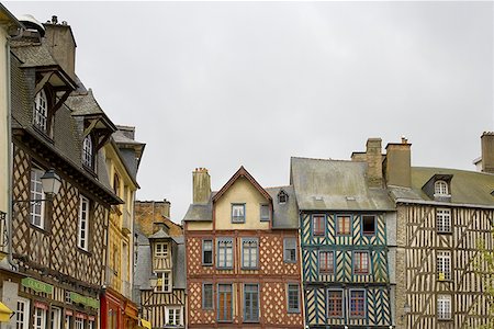 rennes - Low angle view of buildings Fotografie stock - Premium Royalty-Free, Codice: 640-01352743